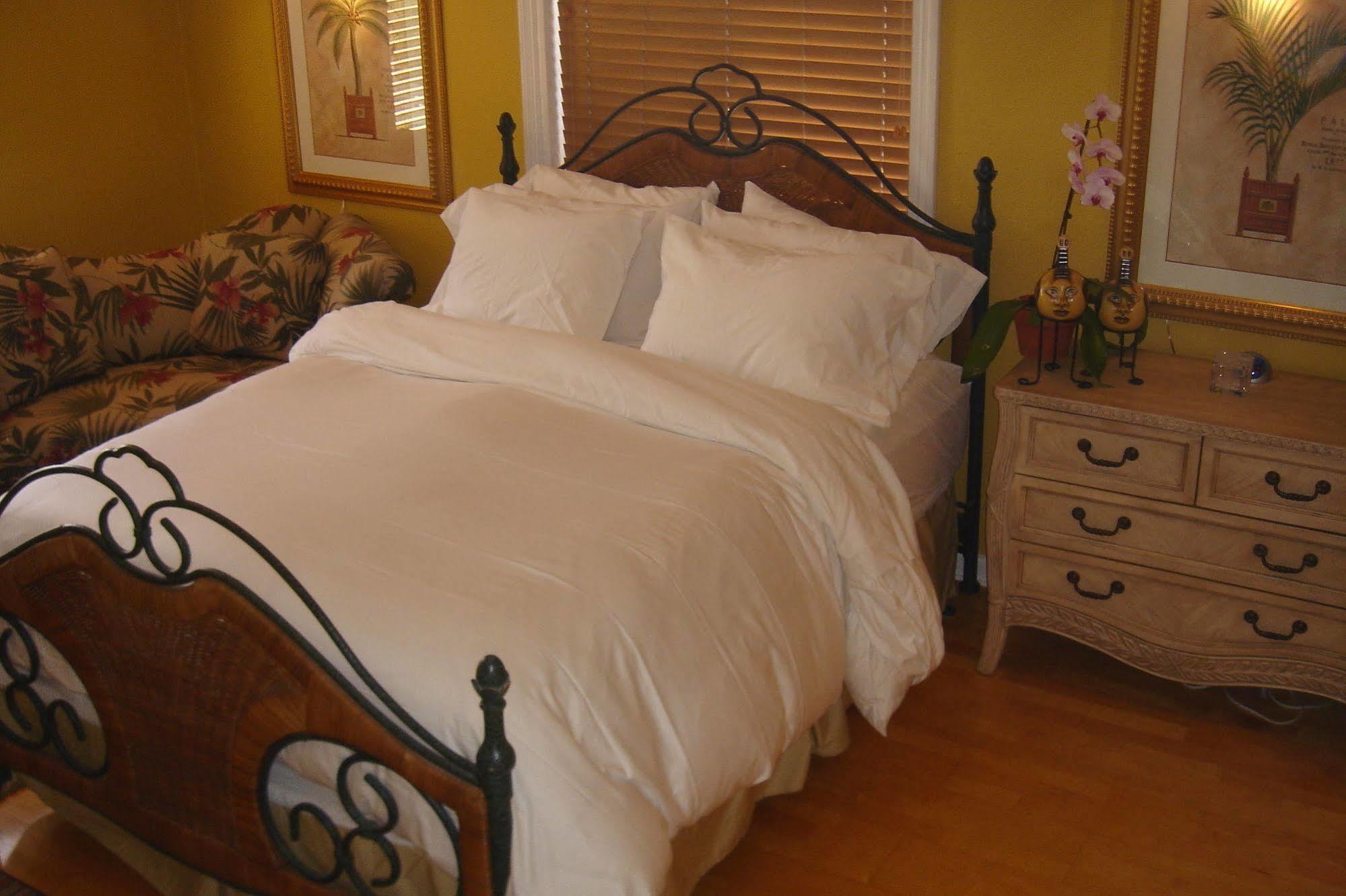 Ed Lugo Resort Wilton Manors Room photo